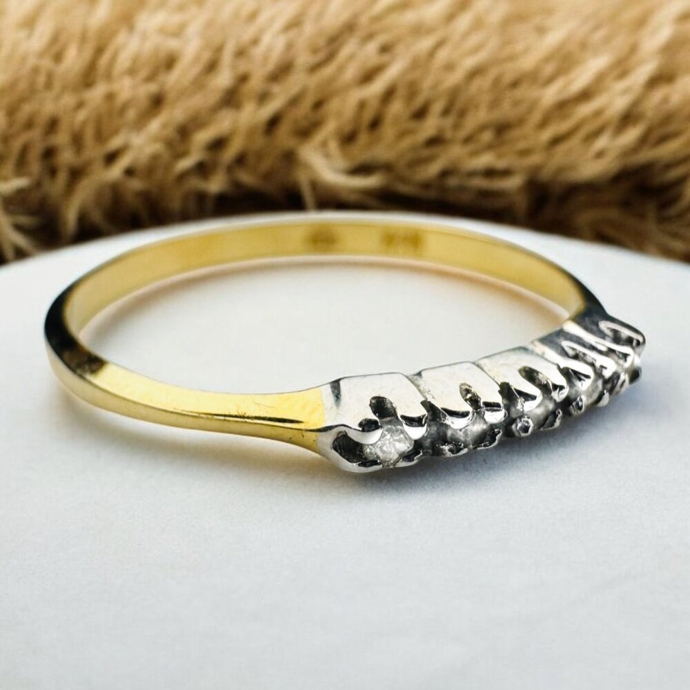 14 karat Gold and diamond Women’s Band Ring